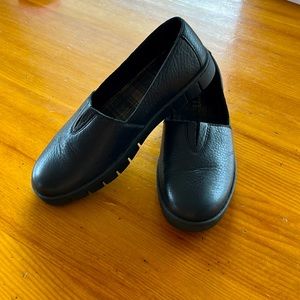 NEW! BORN Women's Congo Slip On Flat Black Size 8